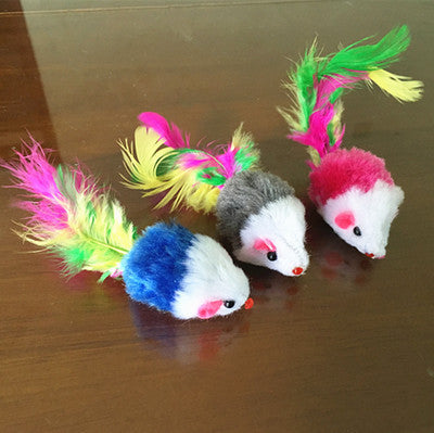 Amazing Colored feather tail mouse toy for your loved cat.